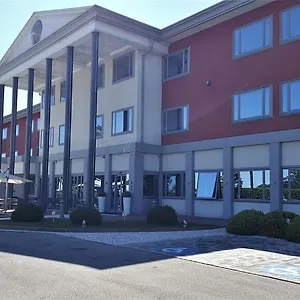 Hotel Poppi, Mira